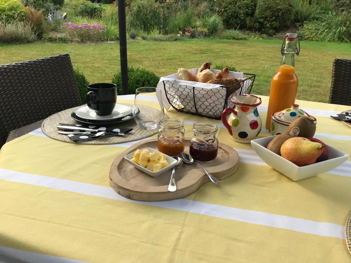 フランコルシャン "Un Matin Au Jardin" Bed & Breakfast エクステリア 写真